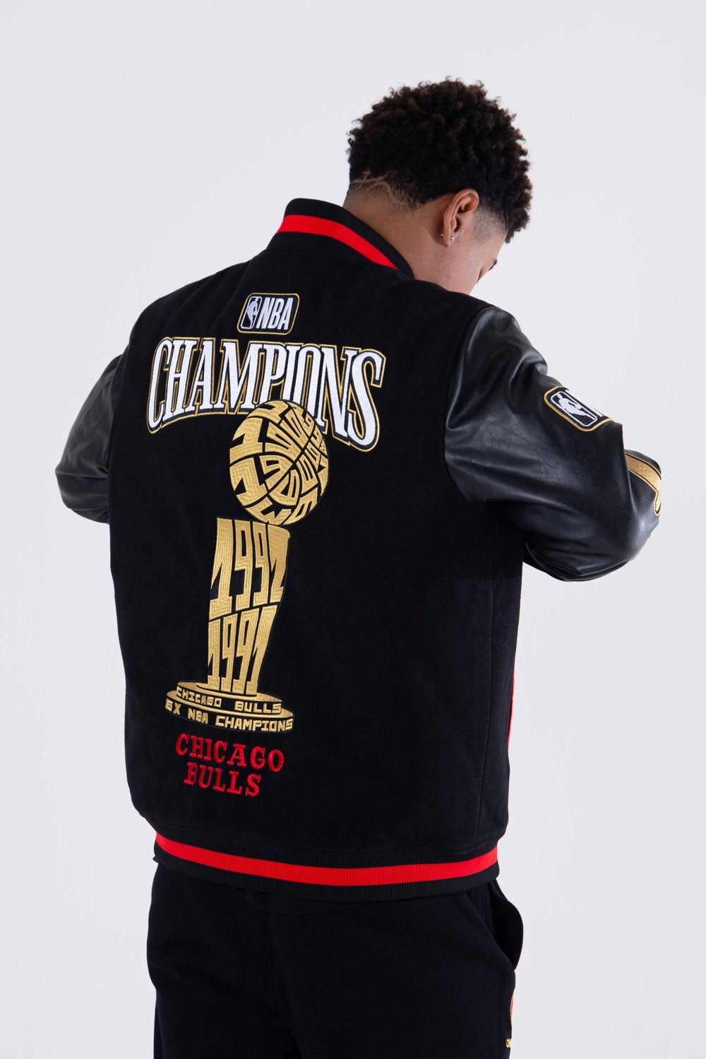 Mitchell and Ness Chaqueta Champs Hombre Chicago Bulls - NBA Store Chile