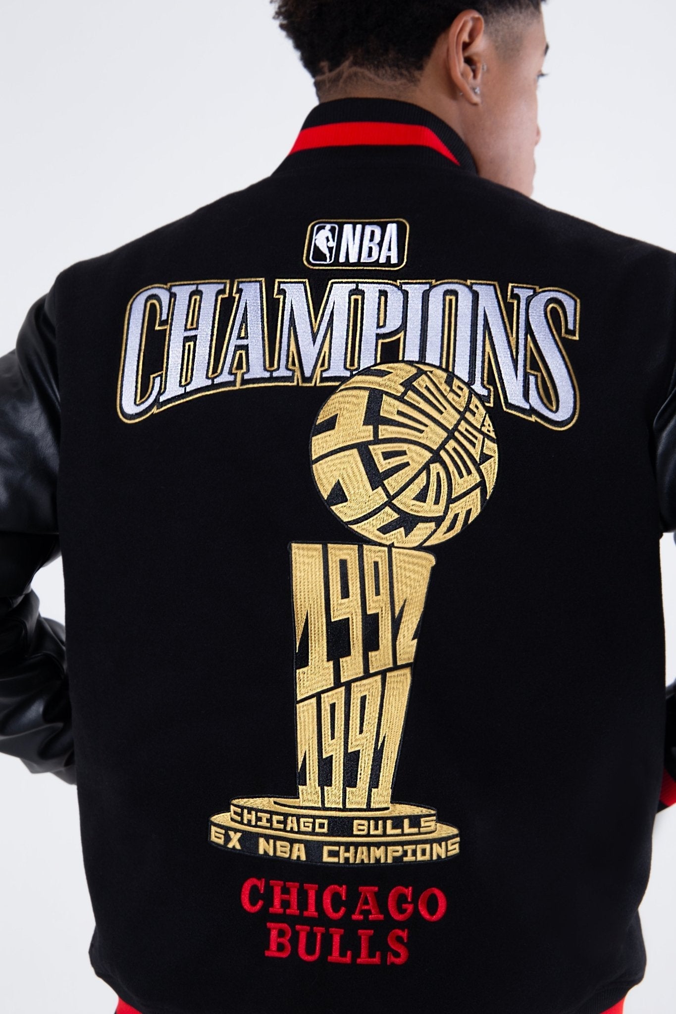 Mitchell and Ness Chaqueta Champs Hombre Chicago Bulls - NBA Store Chile